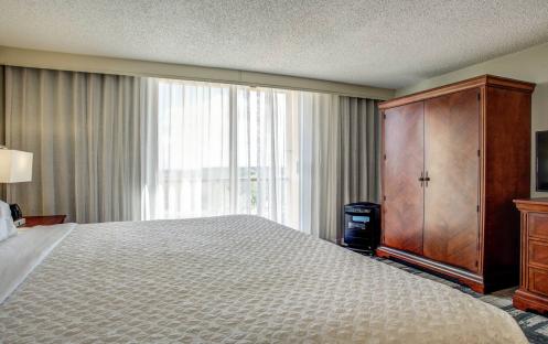 Embassy Suites by Hilton Orlando International Drive - Suite King Pure Wellness