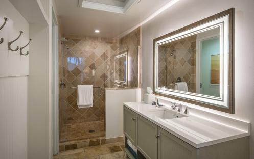 Hawks Cay Resort - Island View Room Bathroom