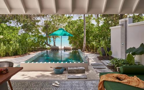 luxury-resort-maldives-rooms-beach-pool-villa-pool-terrace-1024x683