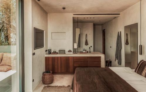 4-OKU-Ibiza-laidback-luxury-hotel-penthouse-room-by-Georg-Roske-lowres