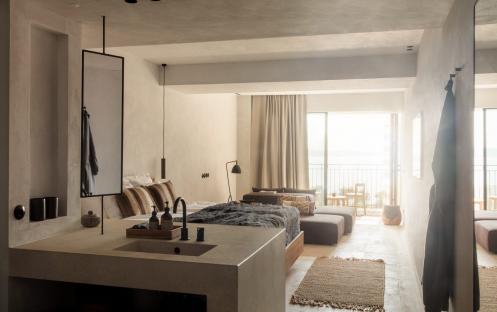5-OKU-Ibiza-laidback-luxury-hotel-superior-room_by_Georg-Roske_2R6A5305_LowRes