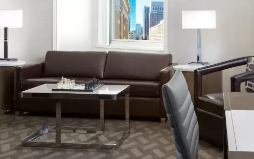 Boston Park Plaza - Studio Suite Living room