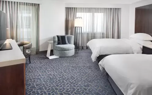 Hilton-Boston-Bay-Superior-Corner-double-room