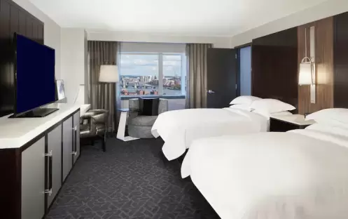 Hilton-Boston-Bay-Superior-room-double-bed