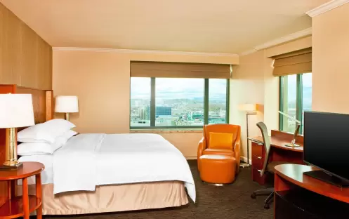 Sheraton Boston - One Bedroom Suite Bedroom