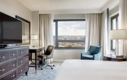 Hilton-Washington-Deluxe-Corner-Room