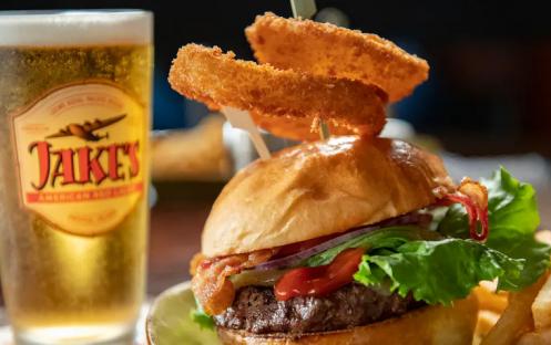 Loews-Pacific-Resort-Universal-Orlando-Jakes-American-Bar-Beer-and-Burger