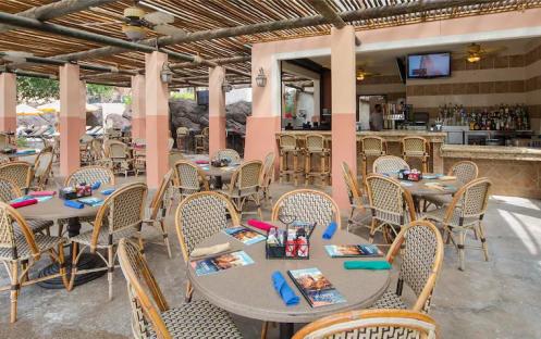 Loews-Portofino-Bay-Hotel-at-Universal-Orlando-The-Spledid-Grill-Seating