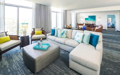 Loews-Sapphire-Falls-Resorts-at-Universal-Orlando-Hospitality-Suite-Living-Room