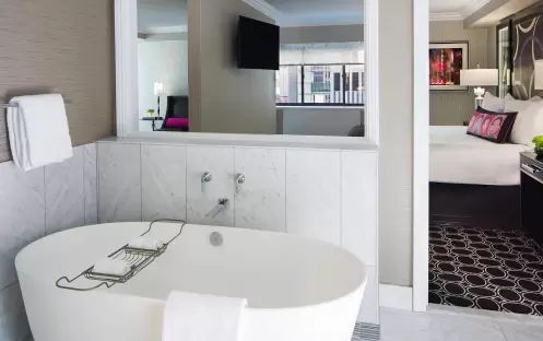 Kimpton Muse - Spa Suite Bathroom