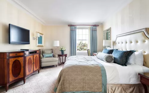 The Pierre New York - Deluxe Room