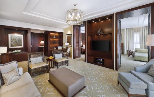 The Ritz-Carlton, Dubai, JBR - One Bedroom Suite - Garden View - Living Room