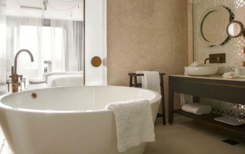 jumeirah-at-saadiyat-island-resort--two-bedrooms-villa--bathroom