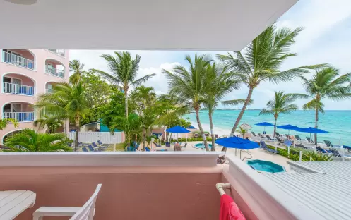 48-room-mixed-view-patio
