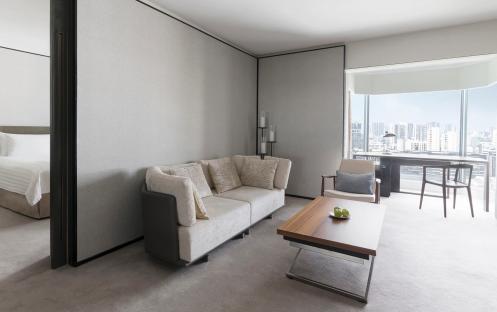 Shangri-La-Singapore-Tower-Wing-One-Bedroom-Suite-Living-Room