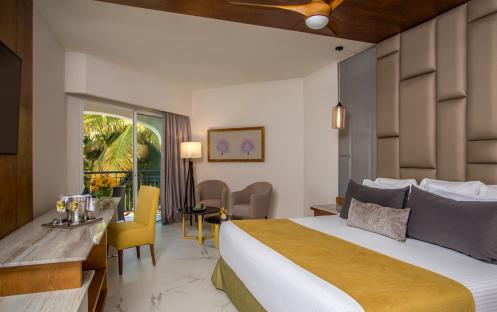 Secrets Royal Beach Punta Cana - Preferred Club Master Suite Tropical View King Bed
