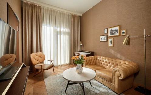 Reykjavik Konsulat Hotel - Diplomat Suite Living Room