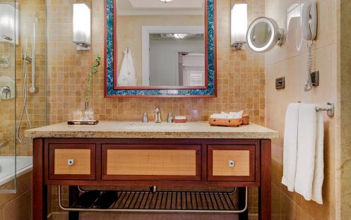 Kempinski Hotel Barbaros Bay - Standard Room Bathroom