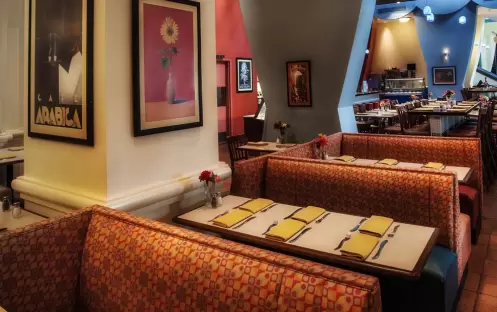 Walt Disney World Swan Resrve - Fountain Family Dining Walt Disney World Swan Resrve - Fountain Family Dining