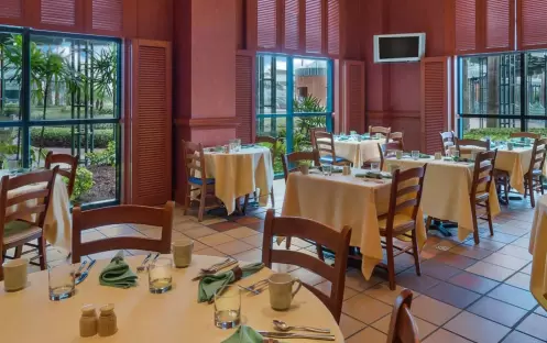 Walt Disney World Swan Resrve - Fresh Mediterranean Market Full View Walt Disney World Swan Resrve - Fresh Mediterranean Market Full View