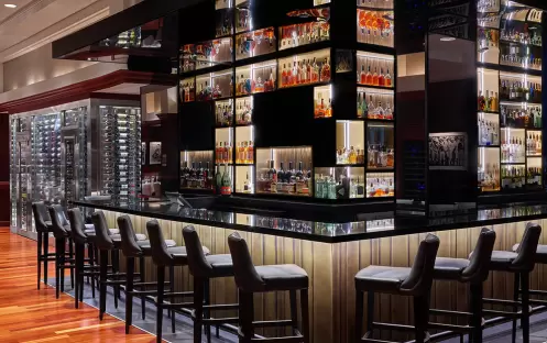 Walt Disney World Swan Resrve - Shulas Lounge Walt Disney World Swan Resrve - Shulas Lounge