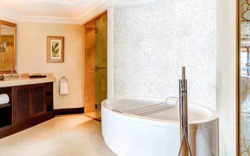 The Westin Turtle Bay Resort and Spa Mauritius - Deluxe Queen Room Bathroom