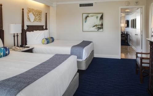 Tradewinds Island Grand - Tropical One Bedroom Suite  Double Bedroom