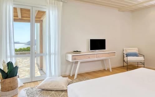 Santa-Marina-Mykonos-Emerald-Villa-Master-Bedroom