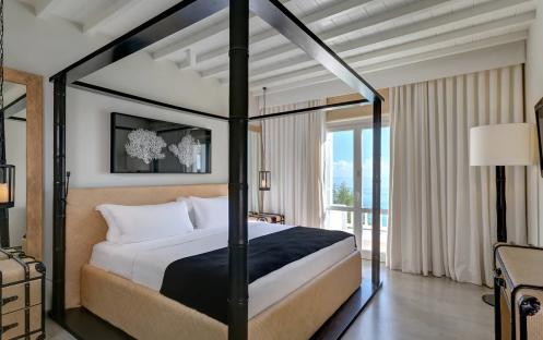 Santa-Marina-Mykonos-Luxury-Suite-Bed