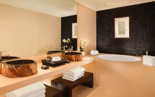 Santa-Marina-Mykonos-Resort-View-Suite-Bathroom