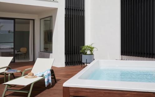 FPC_Terrace_Suite_With_Plunge_Pool_Terrace_HR