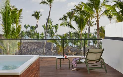 FPC_EC_Beachfront_Honeymoon_Suite_with_Plunge_Pool_Garden_View_Living_HR.jpg