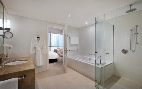 Conrad-Abu-Dhabi-Studio-Apartment-with-Sea-View-Bathroom