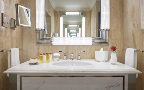 Waldorf-Astoria-Ras-Al-Khaimah-Royal-Suite-Bathroom