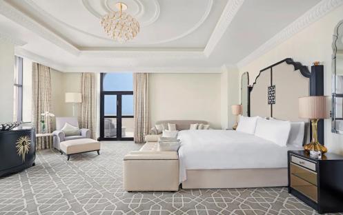 Waldorf-Astoria-Ras-Al-Khaimah-Royal-Suite-Master-Bedroom