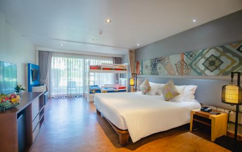 Outrigger Khao Lak - Family Garden Terrace with Kids Bed