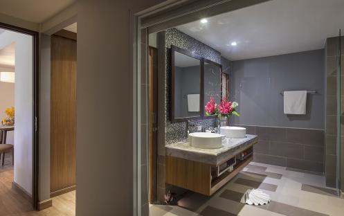 Outrigger Khao Lak - Premier Garden Suite Bathroom Full View
