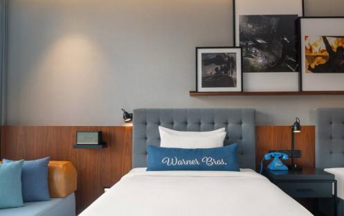 WB Abu Dhabi Two Double Beds Artist Room with Yas Theme Park Access -  Bed Detail