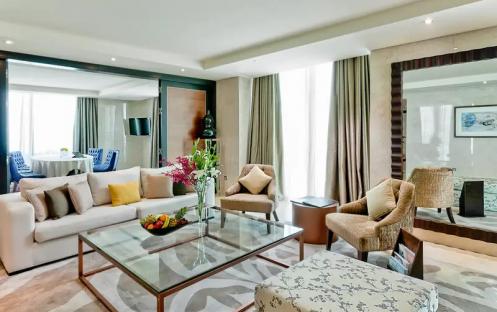 Rixos-The-Palm-King-Suite-Living-Room