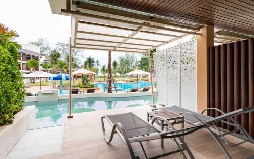 Katathani Phuket Beach Resort - Pool Access Room Poolside