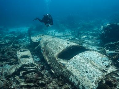 Airplane Wreck Diving