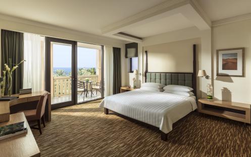 Al Bandar one-bedroom suite bedroom