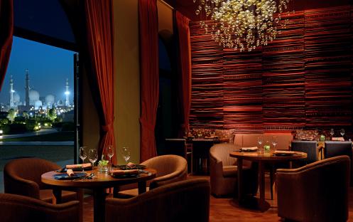 Abu Dhabi - The Ritz Carlton Abu Dhabi - Restaurants - Li Jiang Lounge