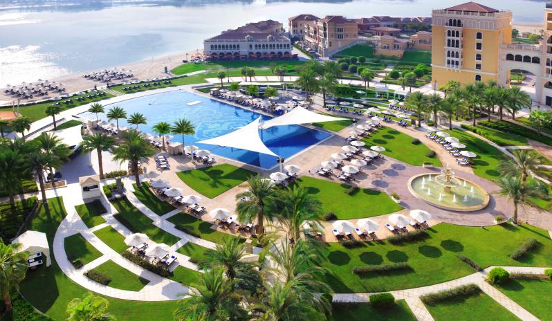 The Ritz-Carlton Abu Dhabi, Grand Canal Pool-Beach