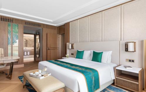 Taj Exotica Dubai - Luxury Suite Bedroom