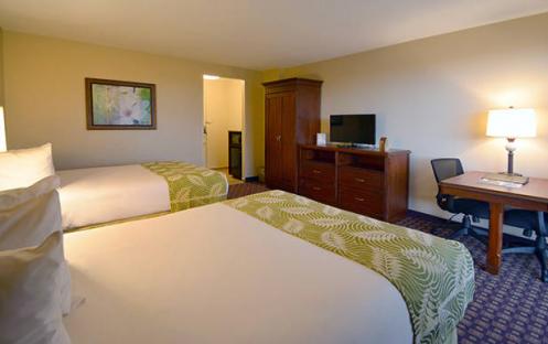 Rosen Inn Closest To Universal - Deluxe Double Room with Two Deouble Beds