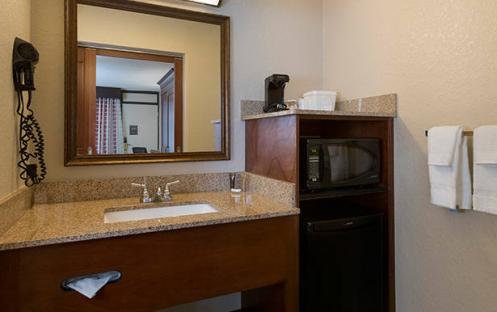 Rosen Inn International -  Deluxe Double Room With Two Double Beds Washroom