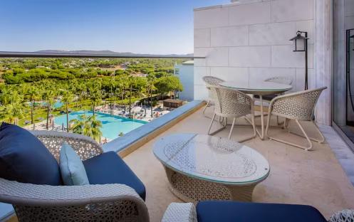 Grand Deluxe Suite Pool View 1