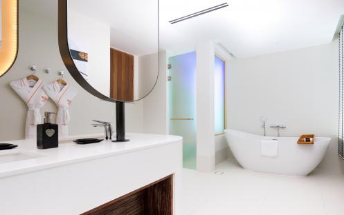 Hard Rock Hotel Maldives_Rock_Star_Villa_Master_Bathroom