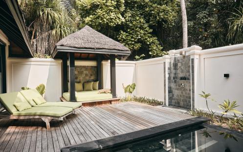 Deluxe Beach Villa with Family Private Pool